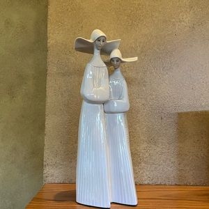 Lladro Two Nuns figurine. Good condition. Some sticker residue on bottom.